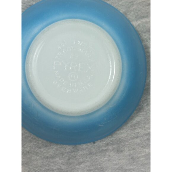 Pyrex Small Blue Mixing Bowl Classic Round Glass Ovenproof and Microwave - Picture 3 of 5